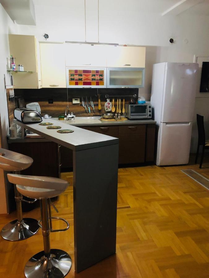 Apartments Near City Center Скопье Экстерьер фото
