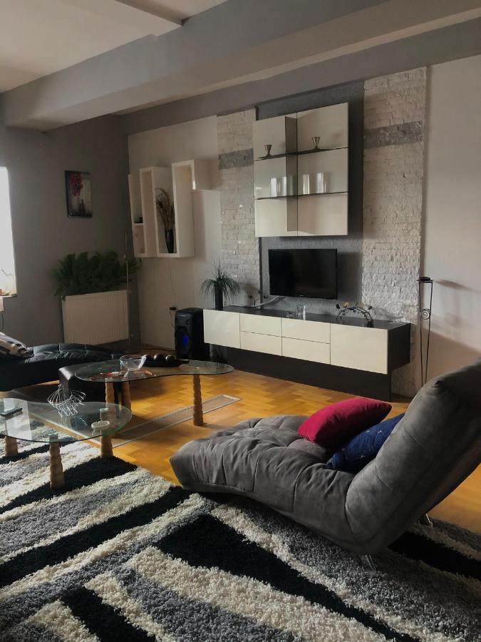Apartments Near City Center Скопье Экстерьер фото