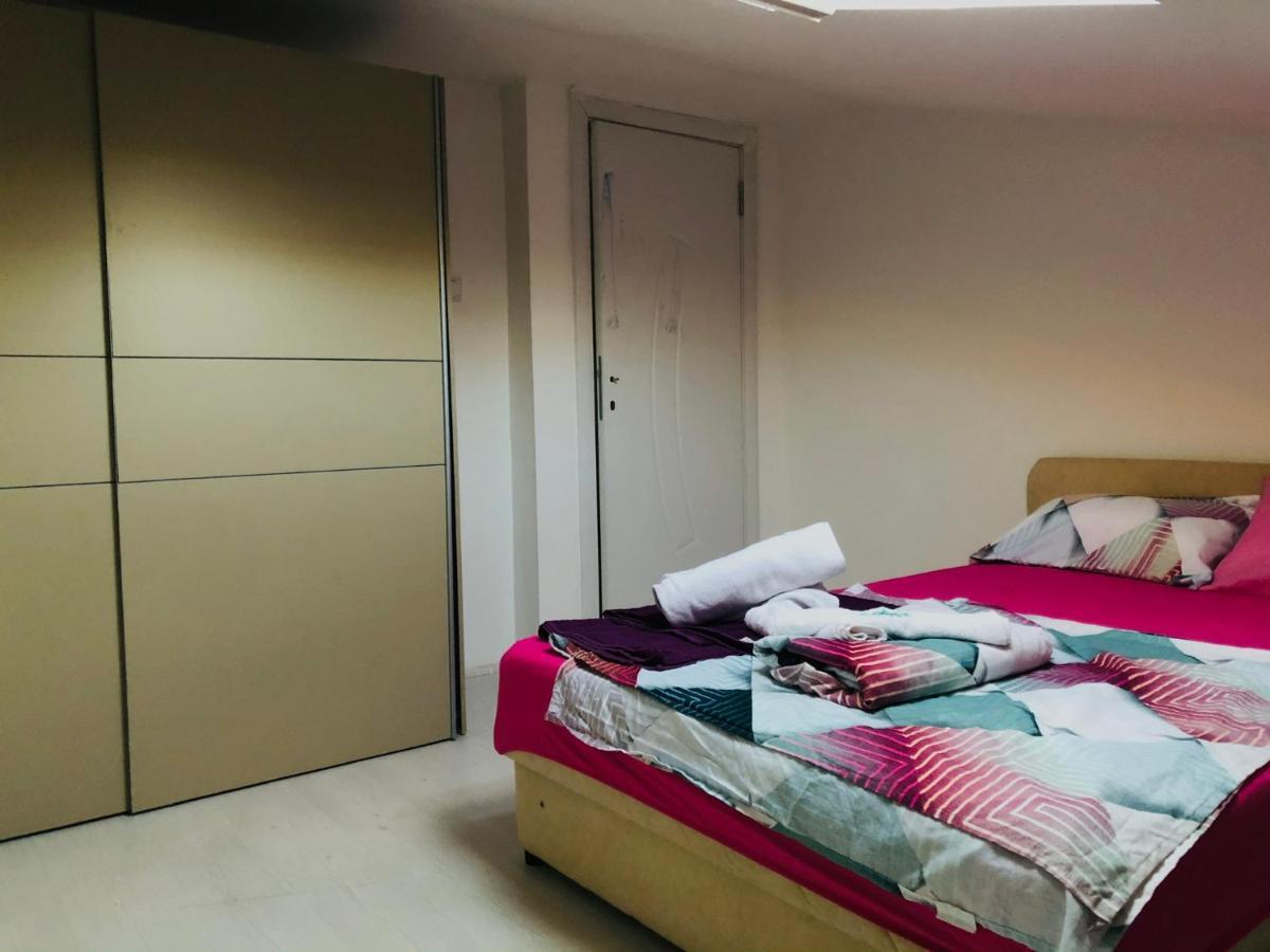 Apartments Near City Center Скопье Экстерьер фото
